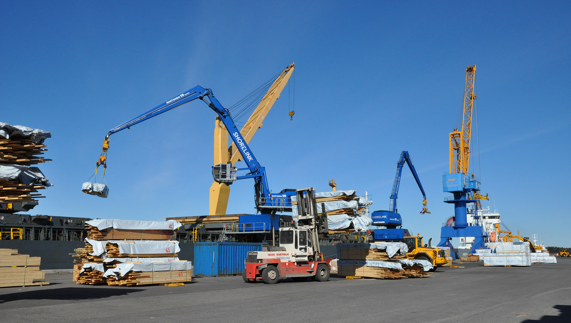 Eldrivna Kranar Lastar Sågade Trävaror